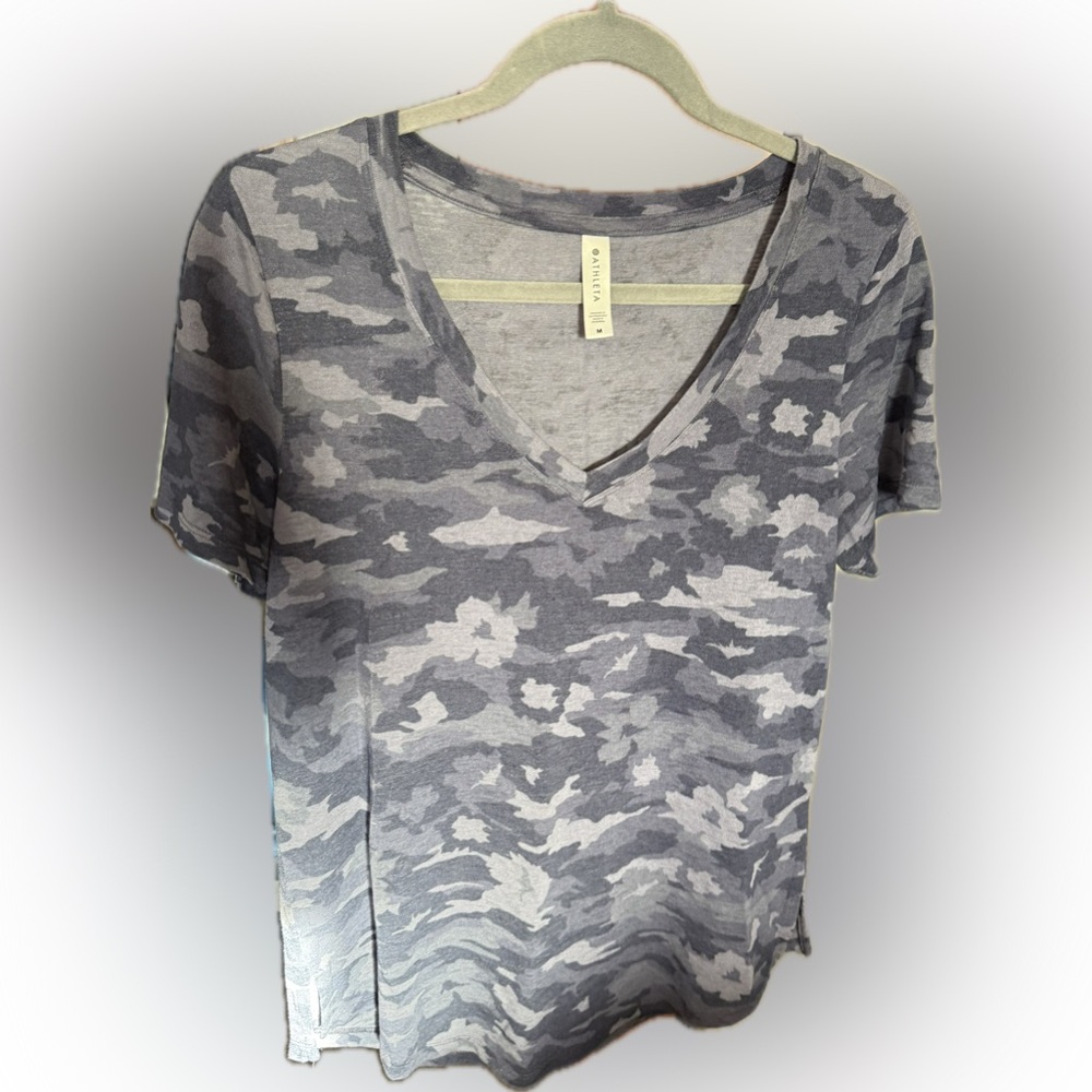 Athleta Blue Camo Shirt Size Medium